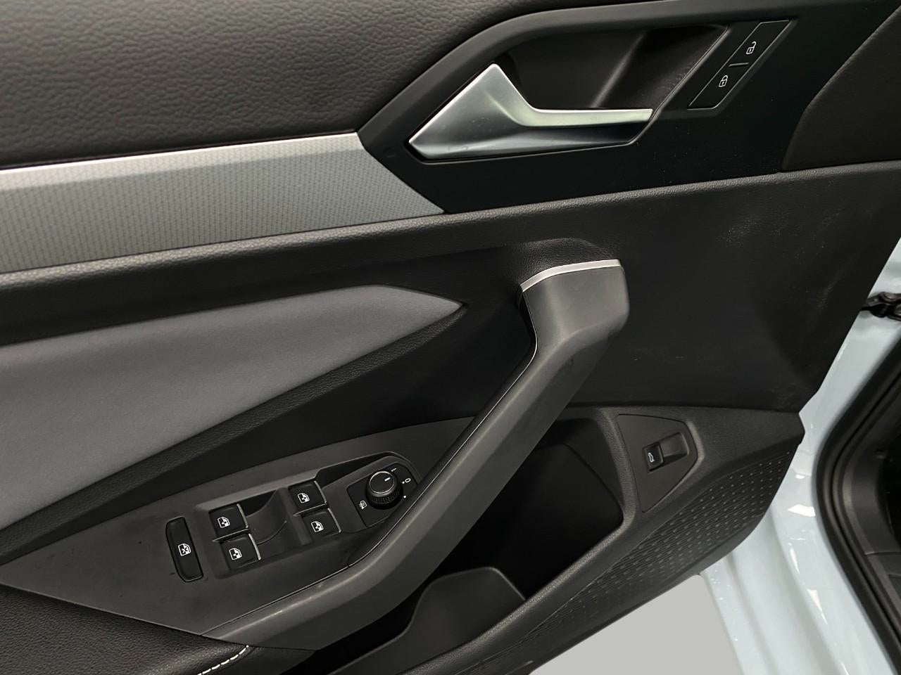 2025 Volkswagen Jetta SE Auto