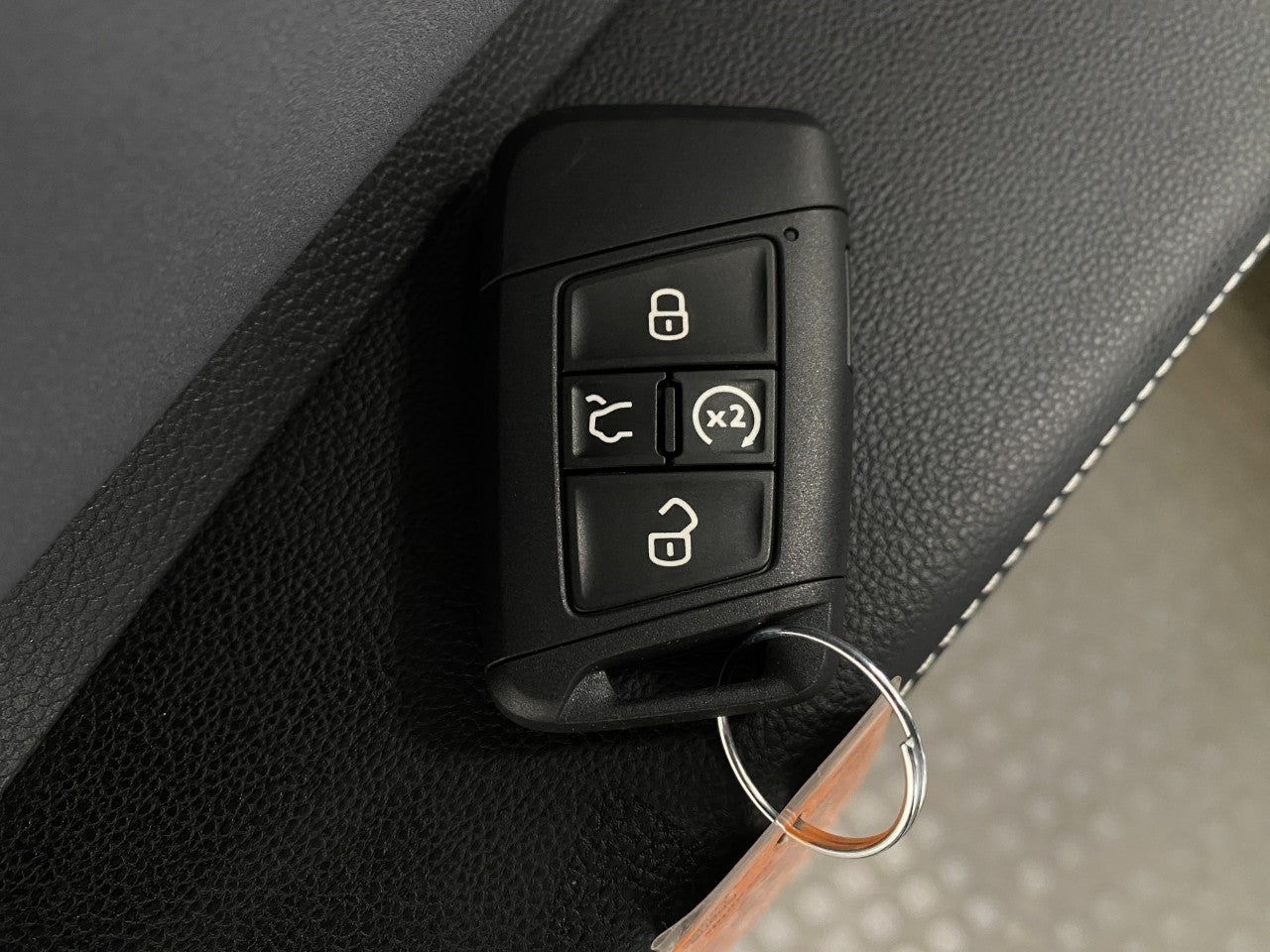 2025 Volkswagen Jetta SE Auto