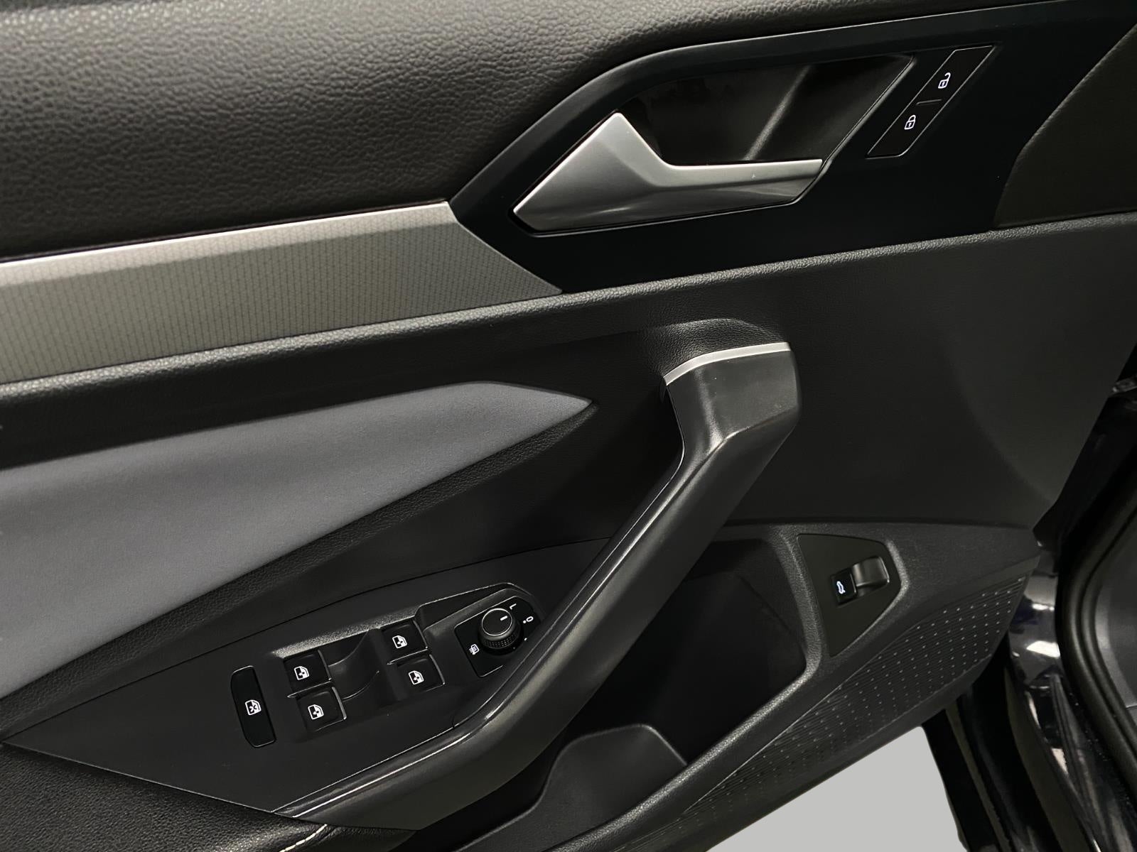 2025 Volkswagen Jetta SE Auto