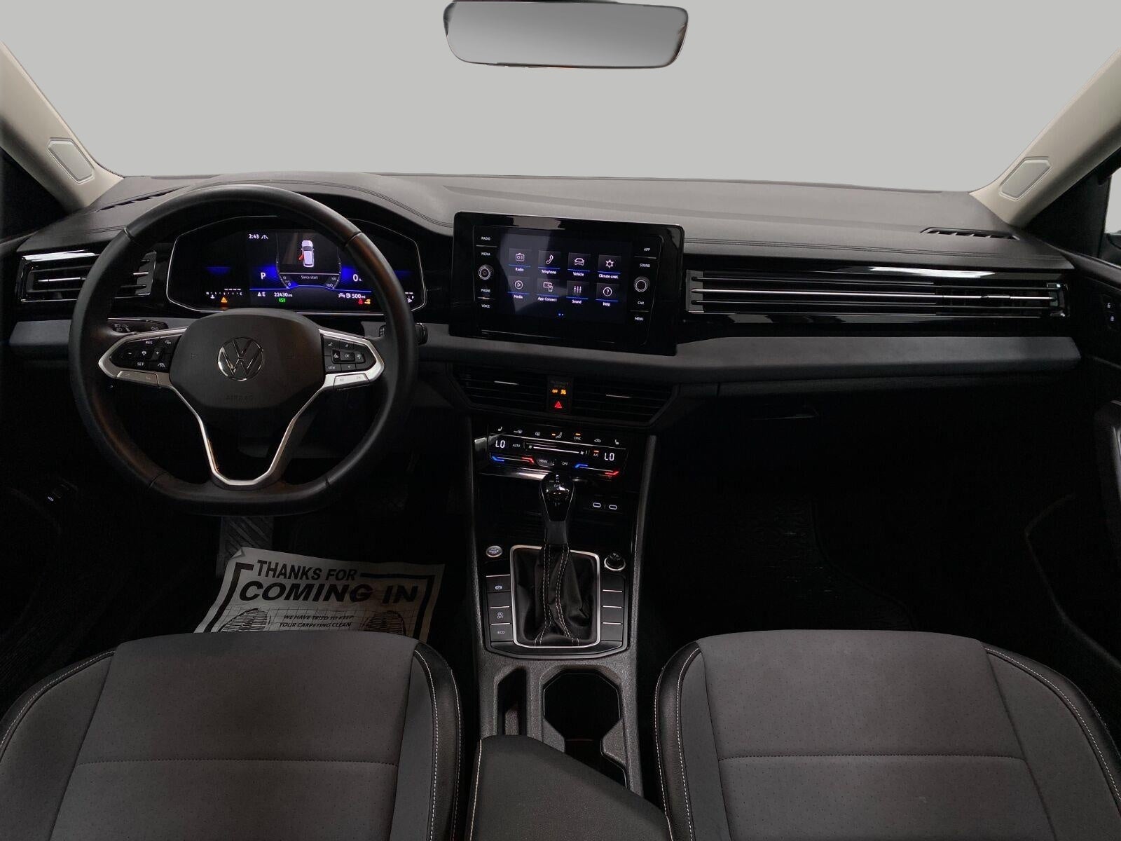 2025 Volkswagen Jetta SE Auto