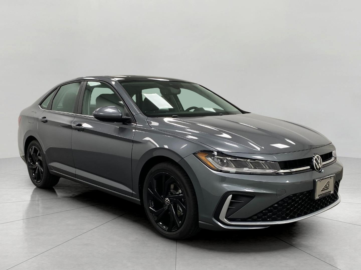 2025 Volkswagen Jetta SE Auto