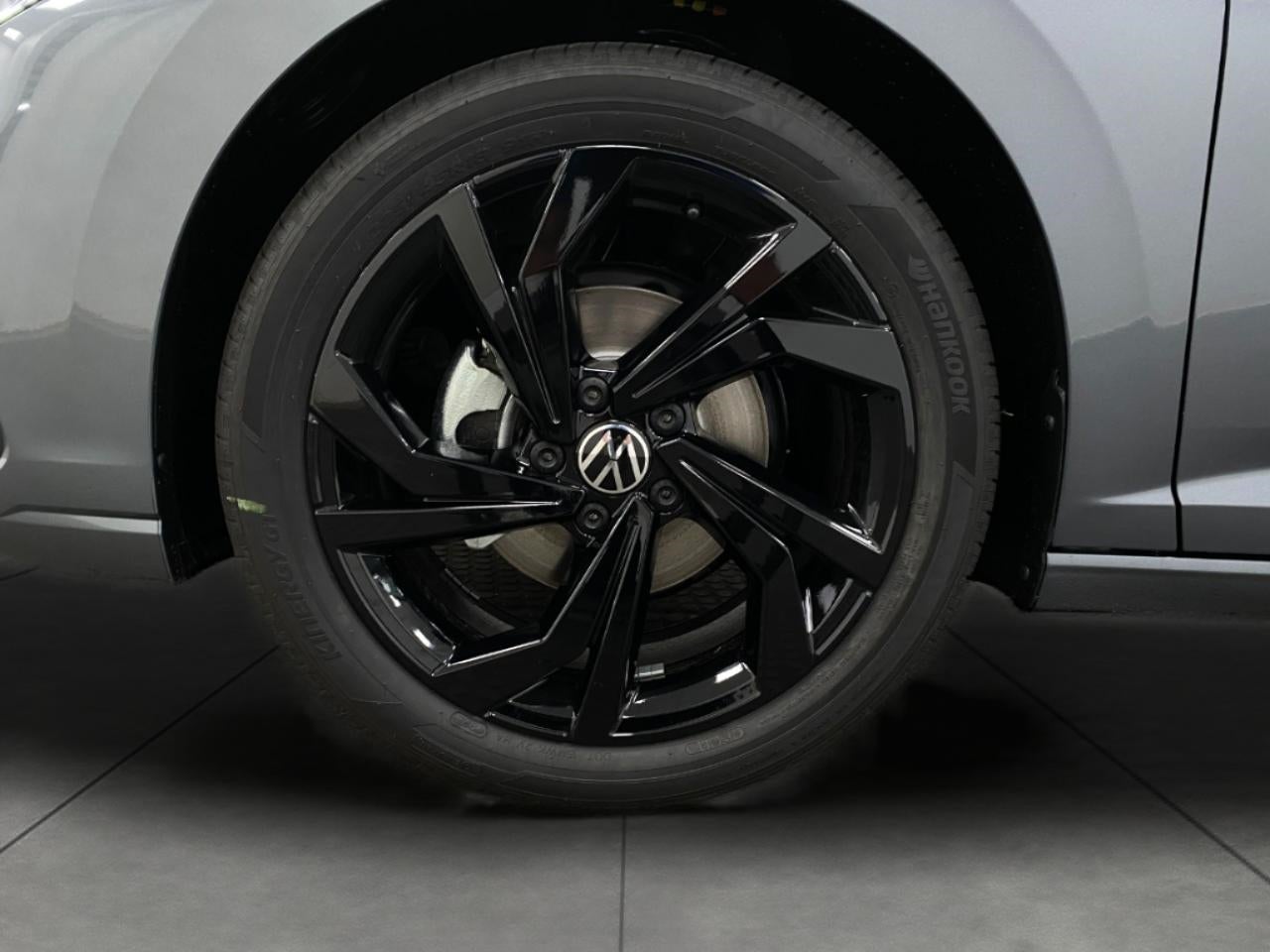 2025 Volkswagen Jetta SE Auto