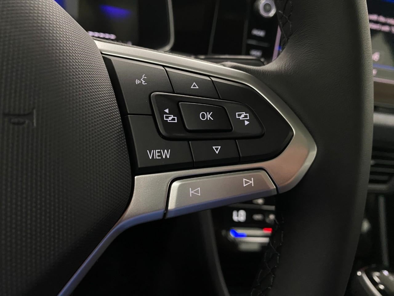 2025 Volkswagen Jetta SE Auto