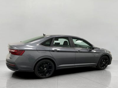 2025 Volkswagen Jetta SE Auto