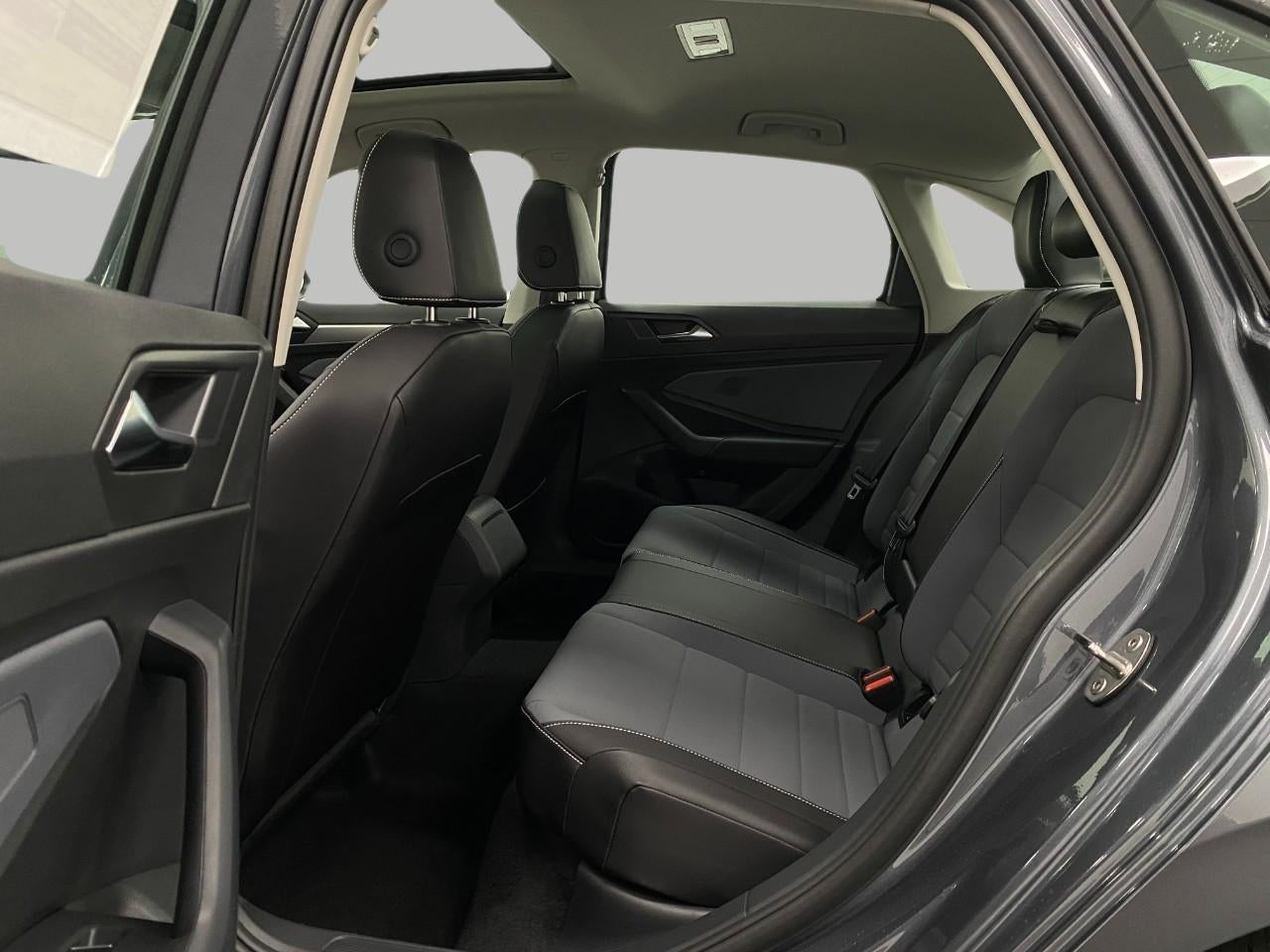 2025 Volkswagen Jetta SE Auto