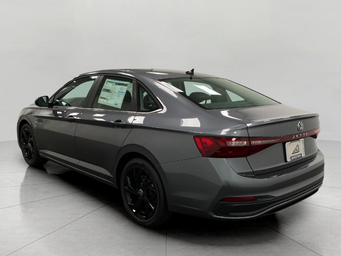 2025 Volkswagen Jetta SE Auto