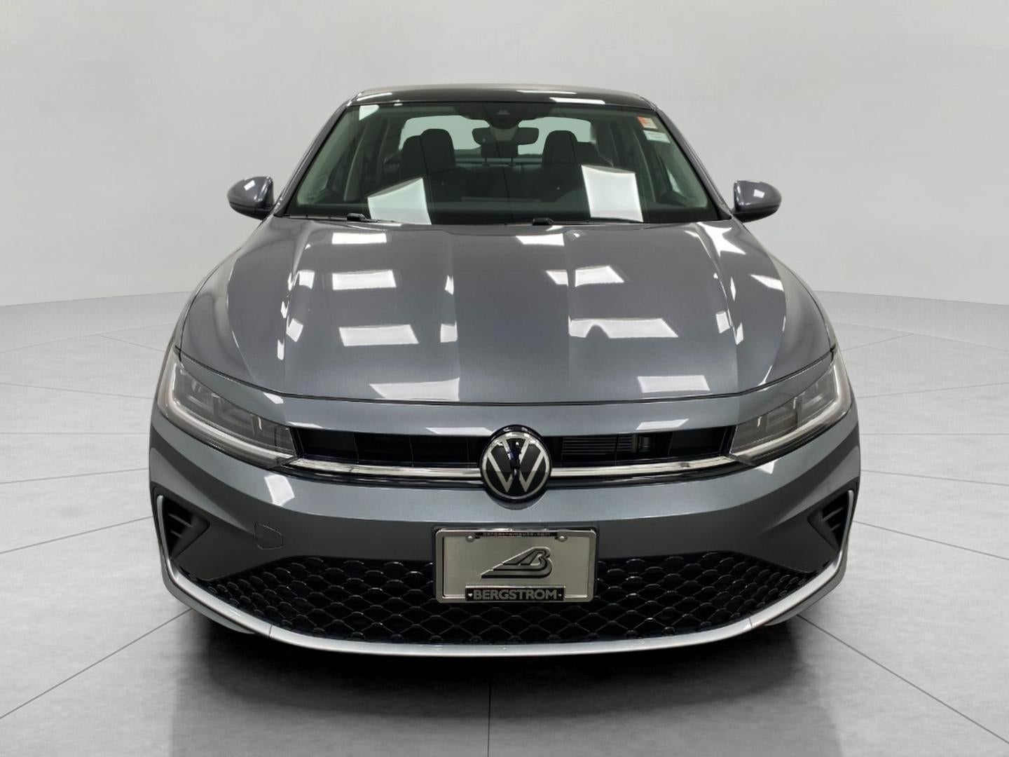 2025 Volkswagen Jetta SE Auto