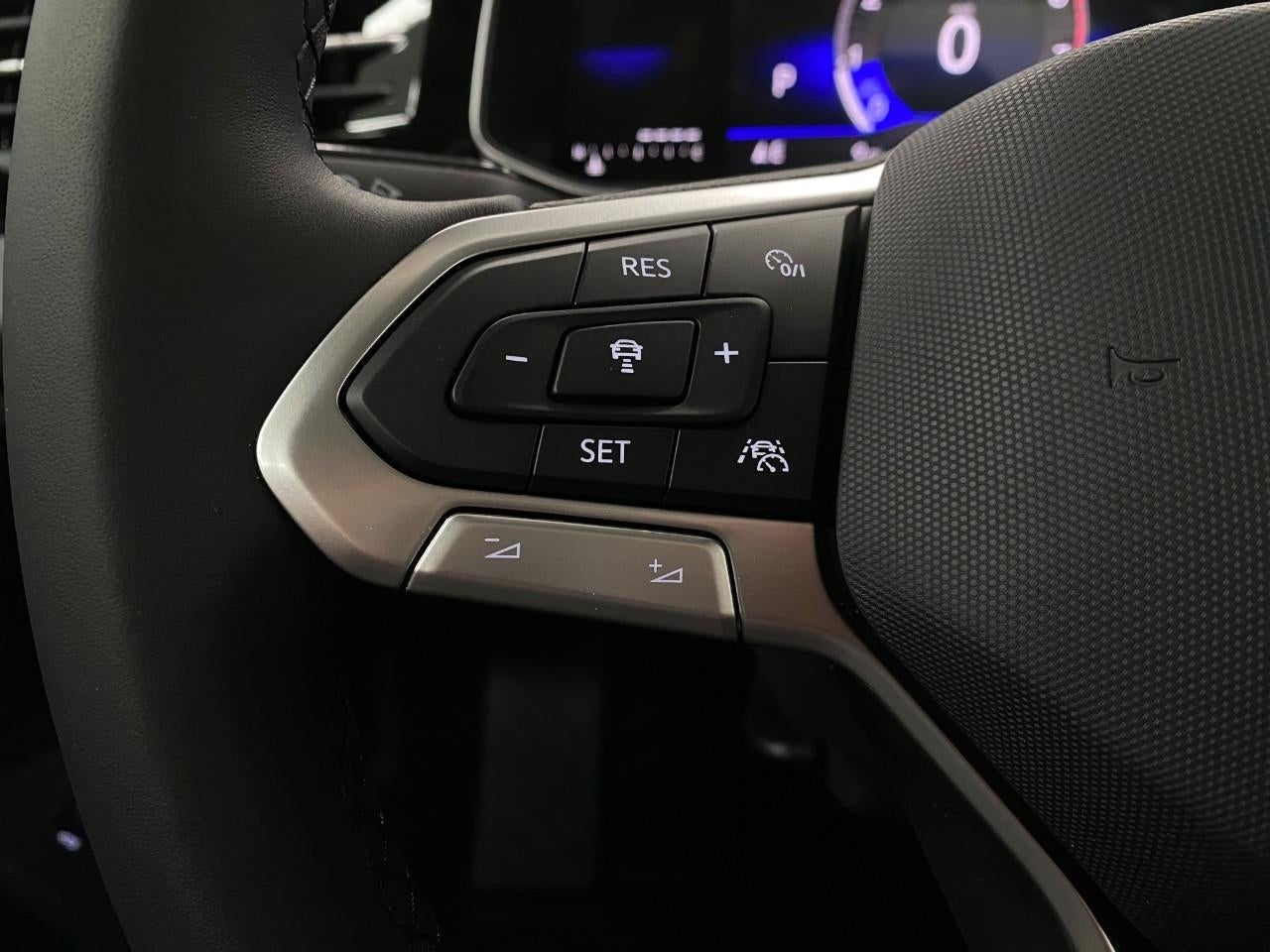 2025 Volkswagen Jetta SE Auto