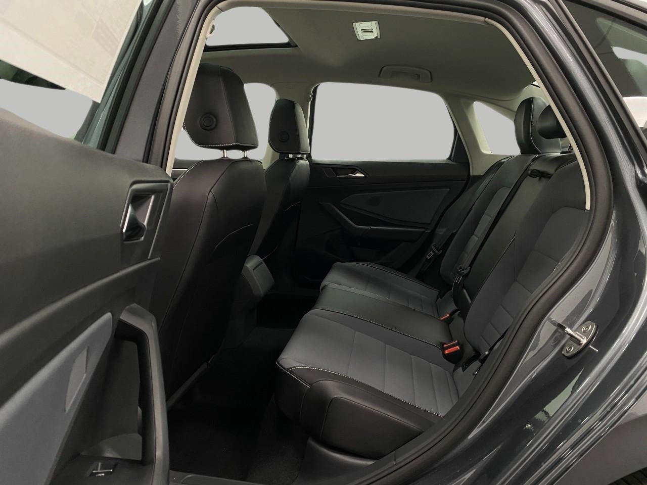 2025 Volkswagen Jetta SE Auto