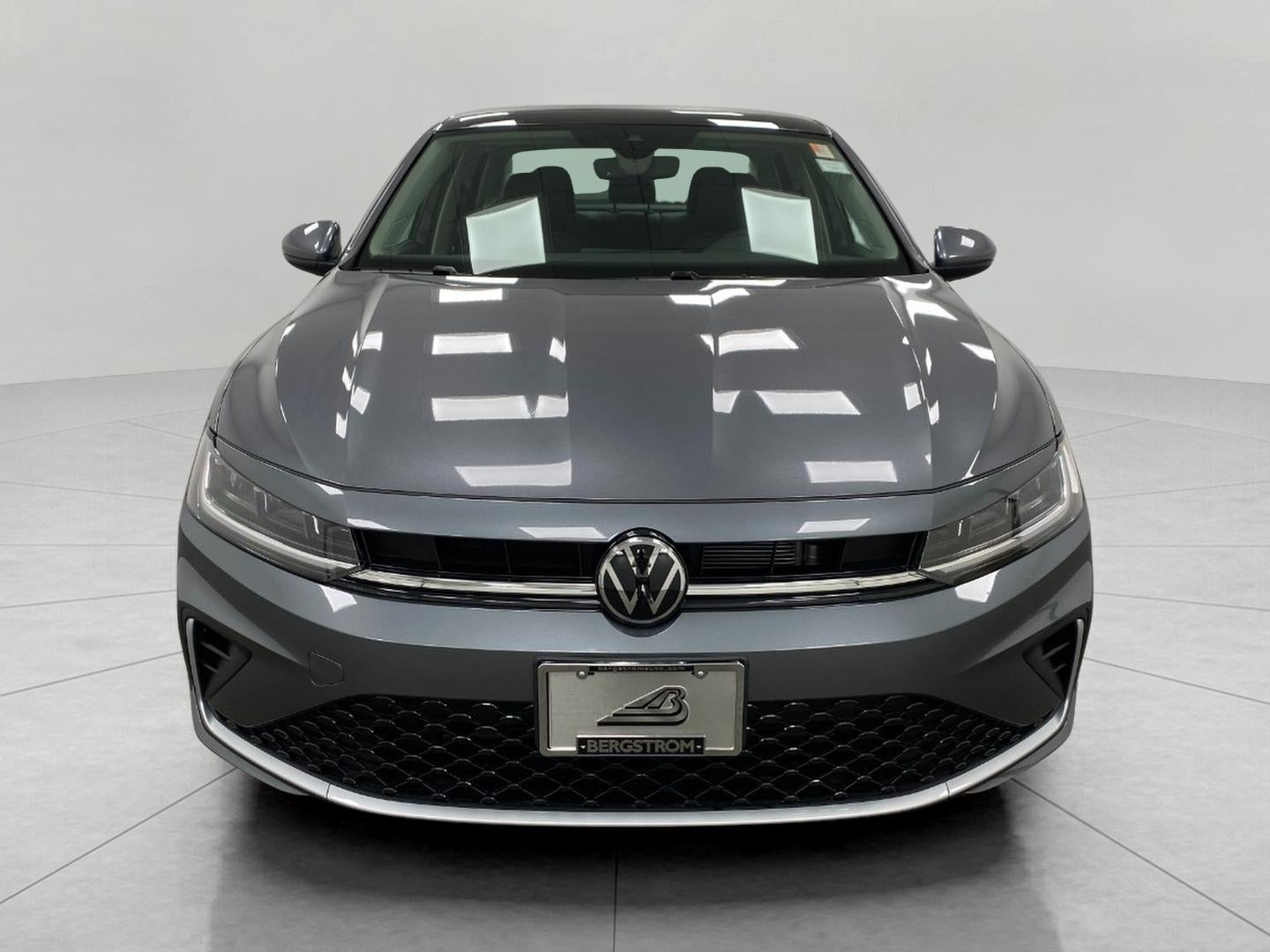 2025 Volkswagen Jetta SE Auto