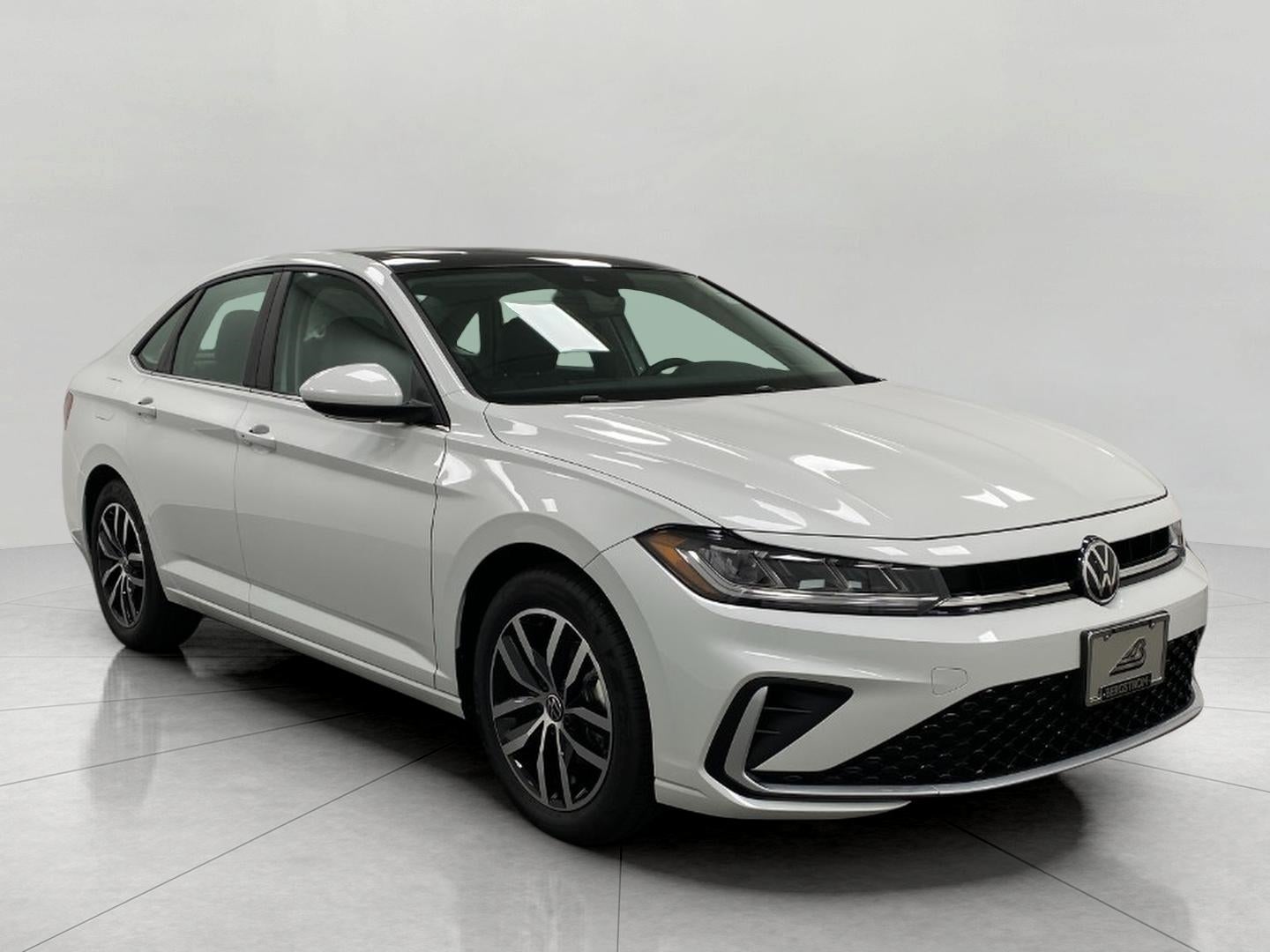 2025 Volkswagen Jetta SE Auto