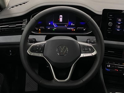 2025 Volkswagen Jetta SE Auto