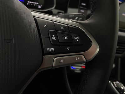 2025 Volkswagen Jetta SE Auto