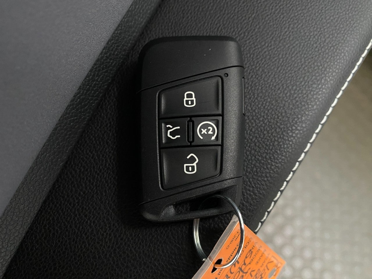 2025 Volkswagen Jetta SE Auto