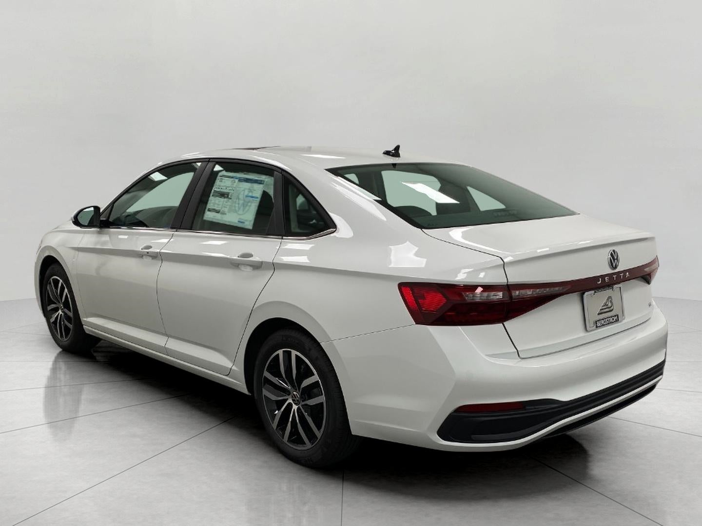 2025 Volkswagen Jetta SE Auto