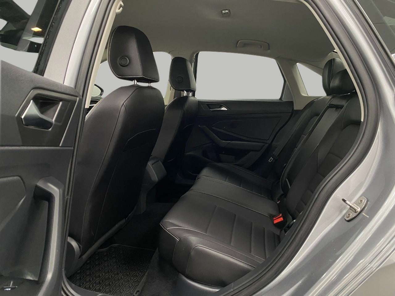 2023 Volkswagen Jetta SE Auto