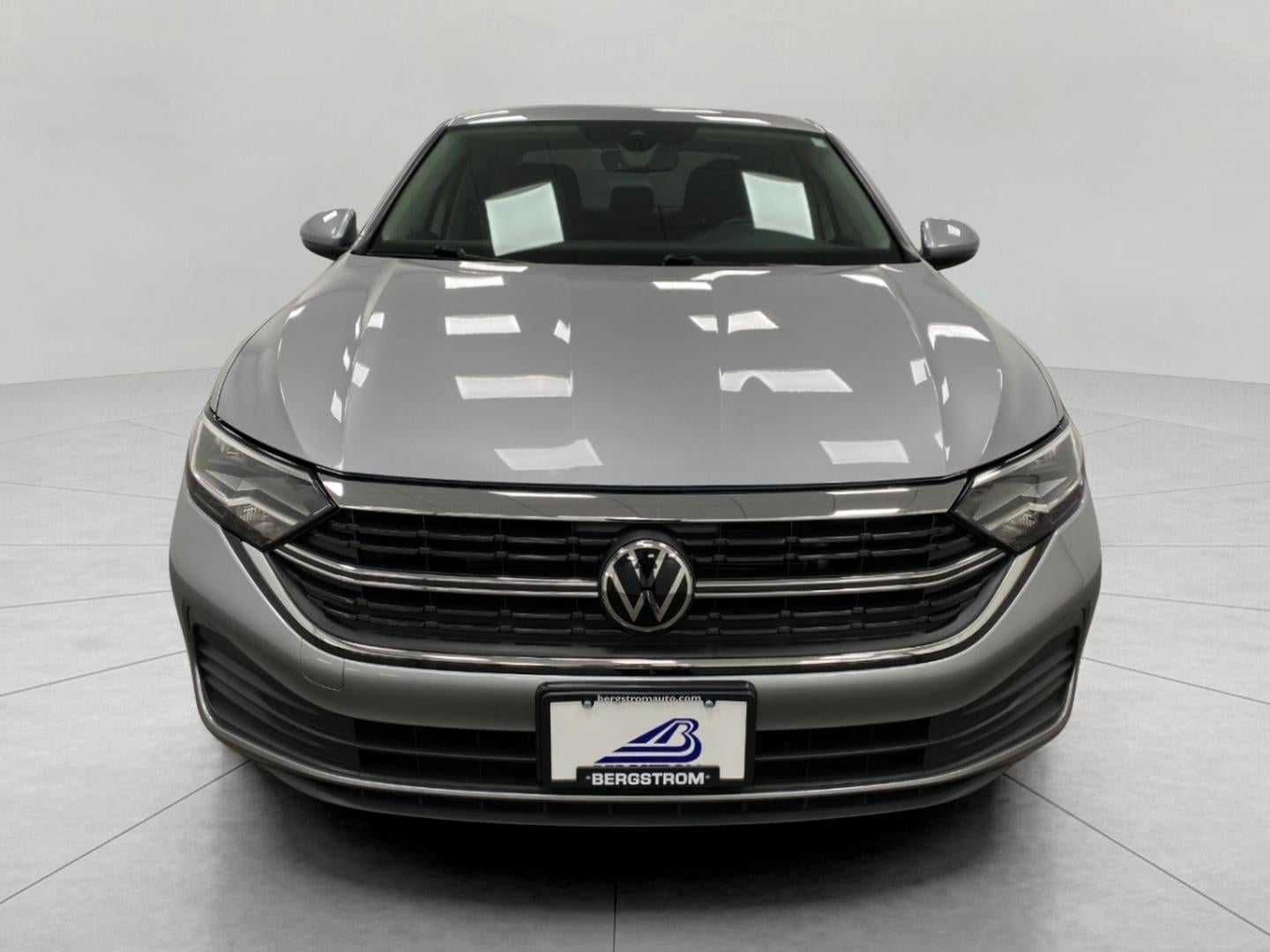 2023 Volkswagen Jetta SE Auto