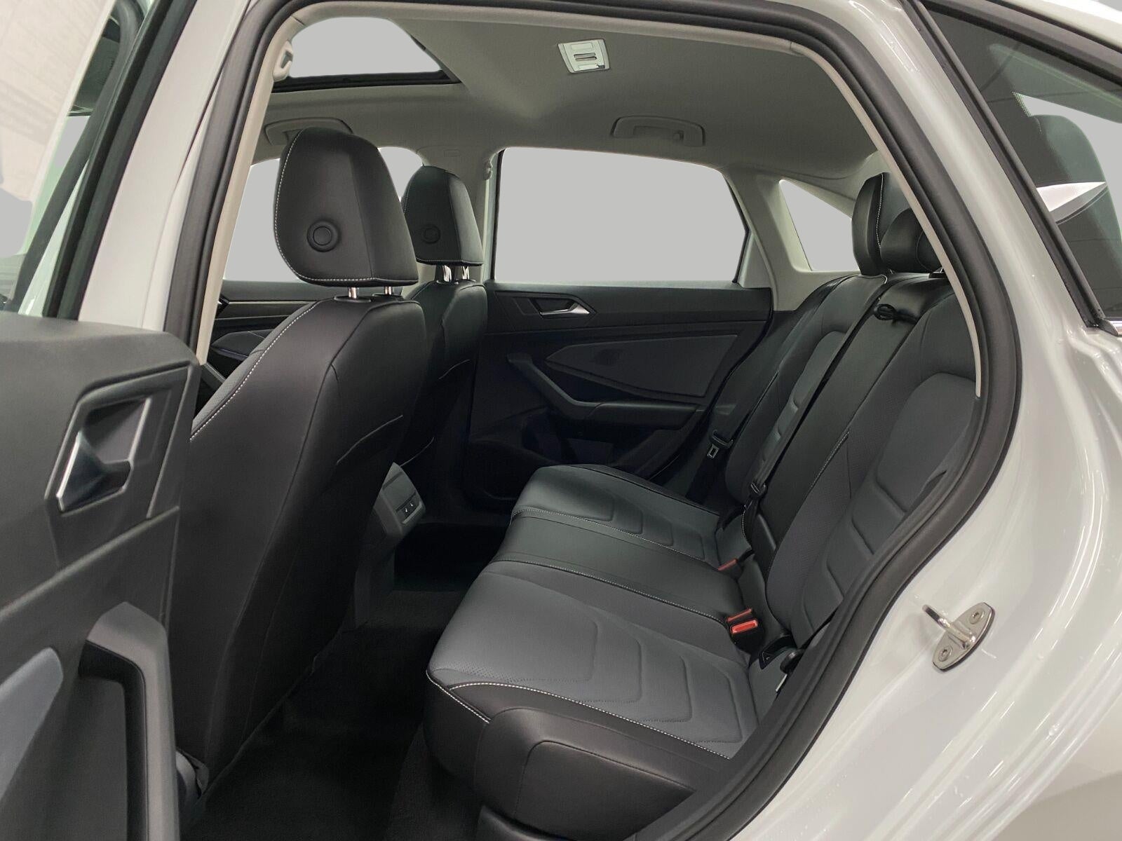 2026 Volkswagen Jetta SEL Auto