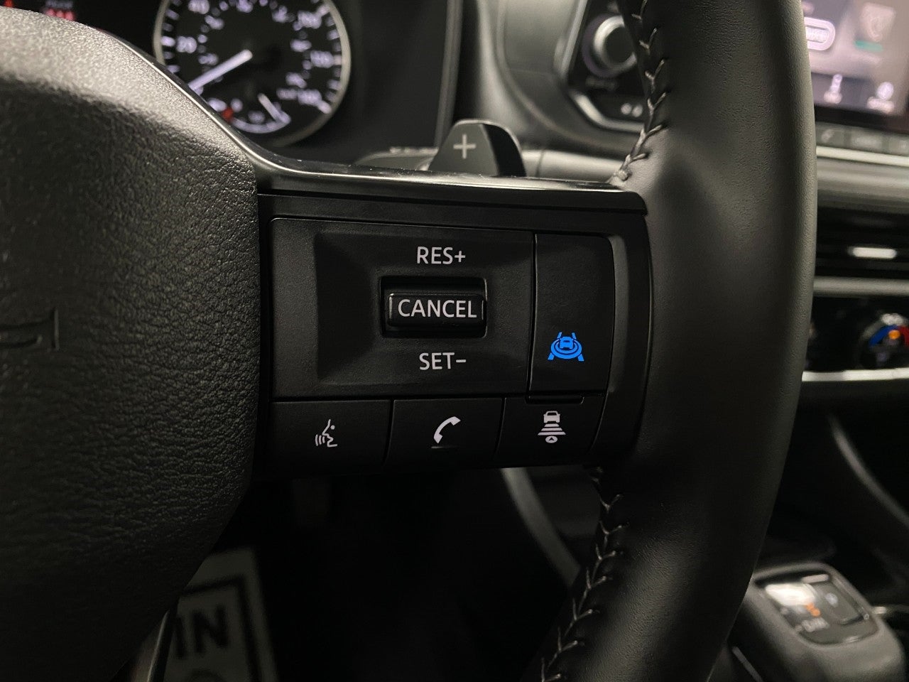 2025 Nissan Rogue AWD SV