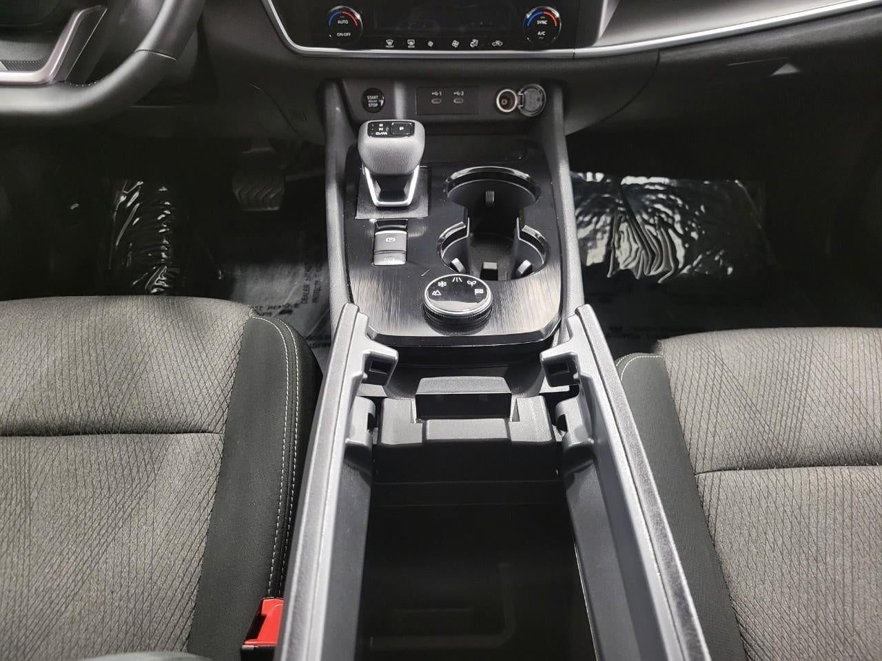 2025 Nissan Rogue AWD SV