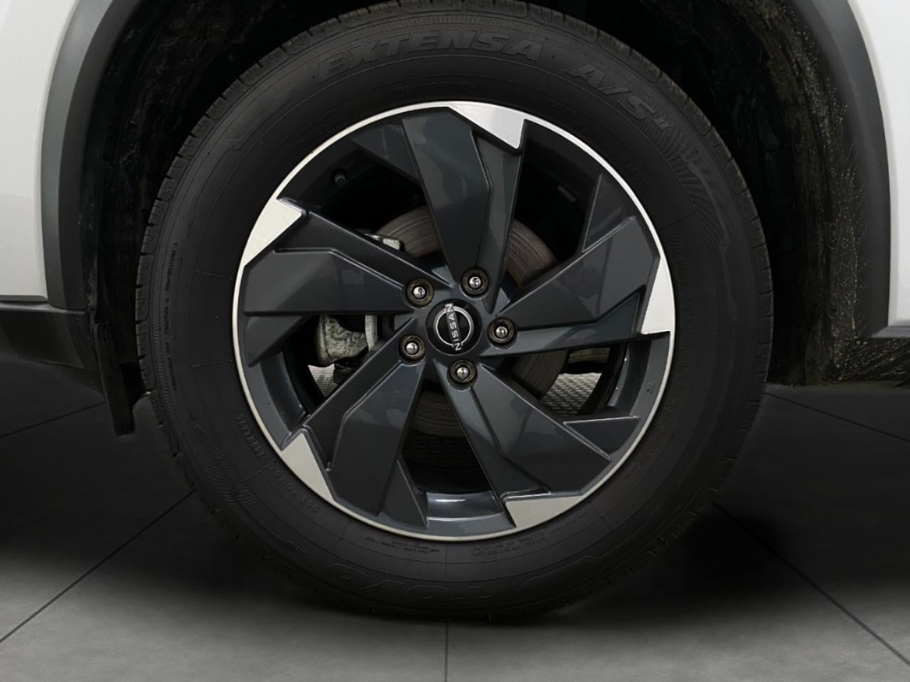 2025 Nissan Rogue AWD SV