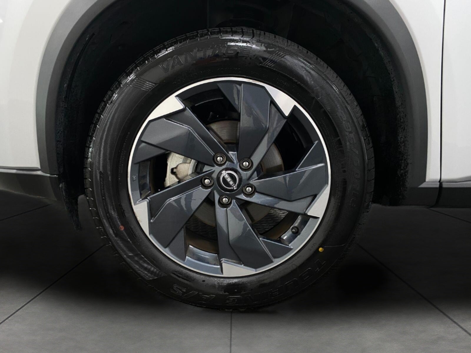 2025 Nissan Rogue AWD SV