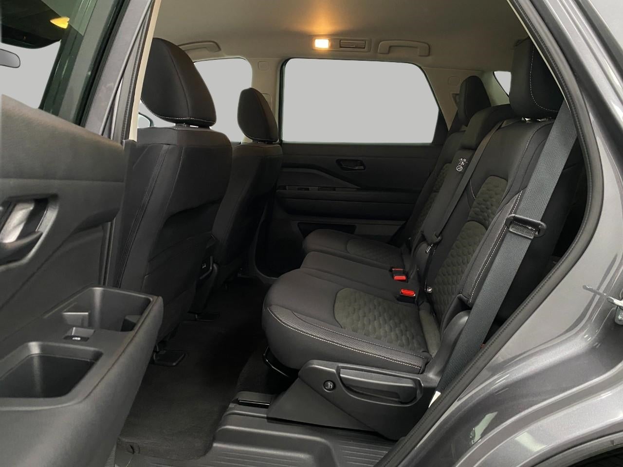 2024 Nissan Pathfinder SV 4WD