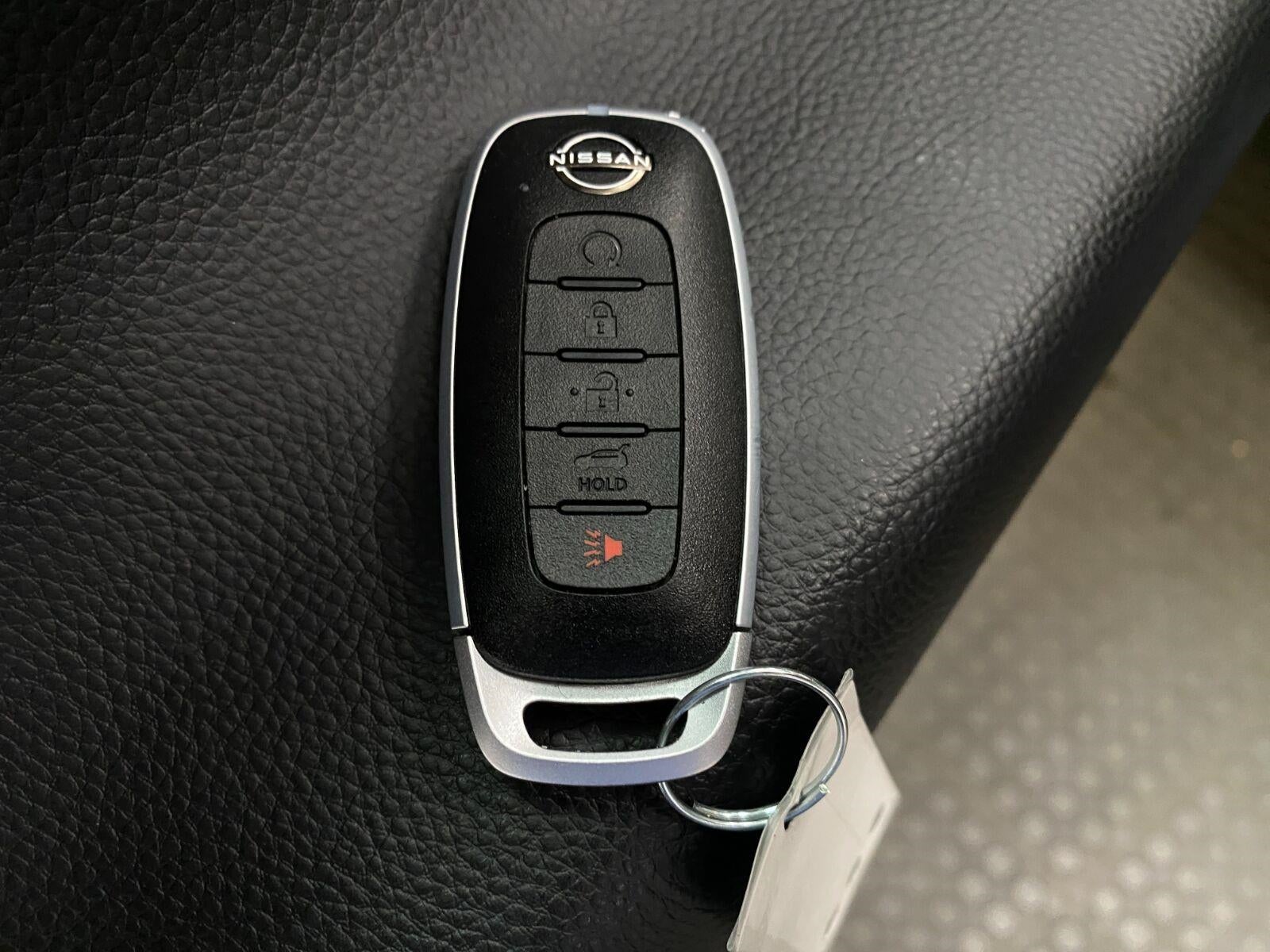 2025 Nissan Pathfinder SV 4WD