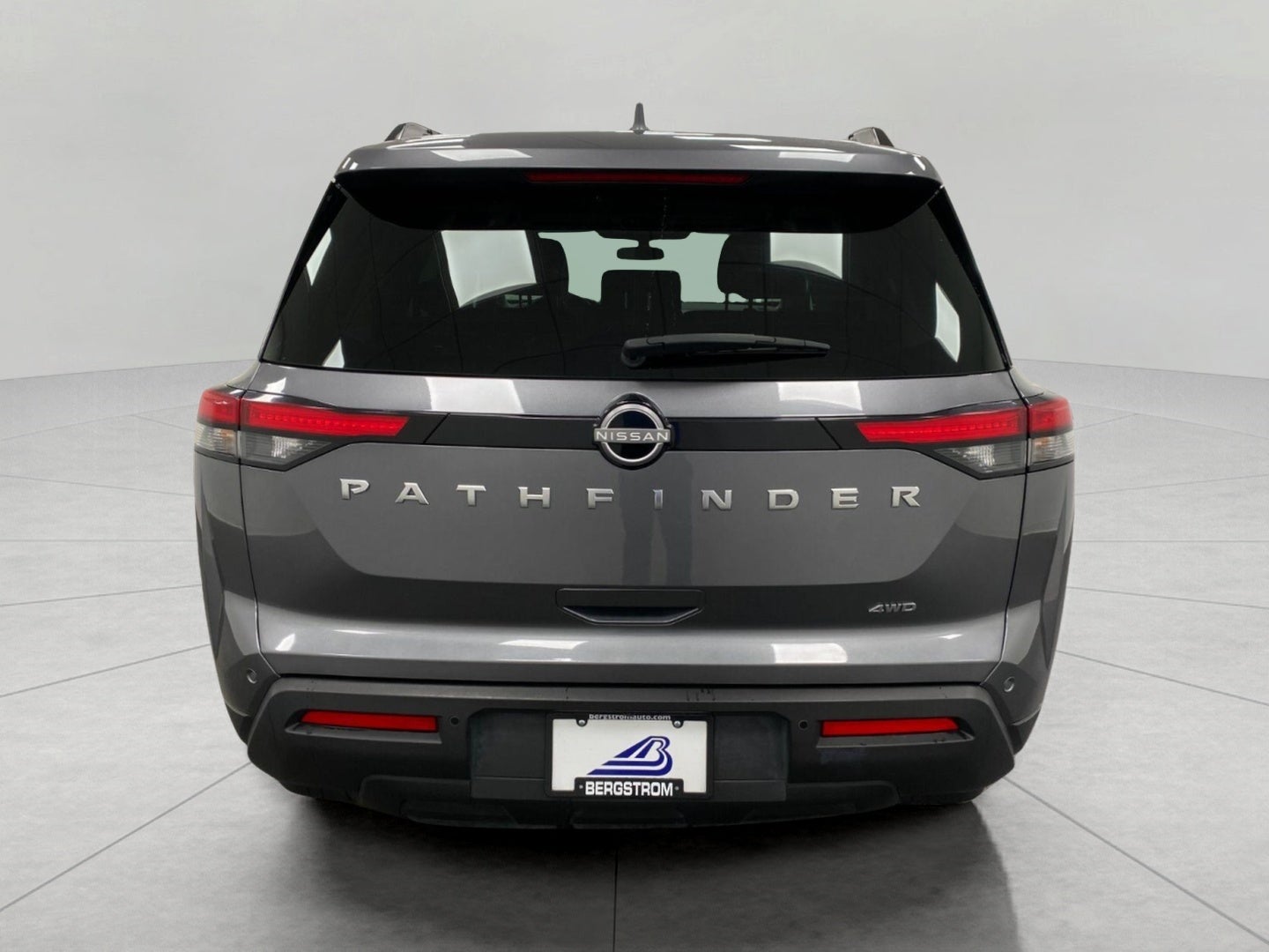 2025 Nissan Pathfinder SV 4WD