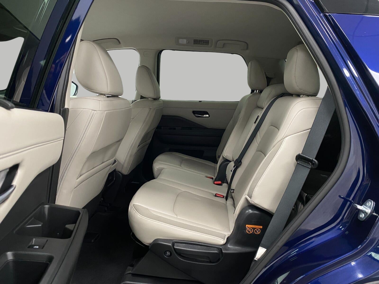2023 Nissan Pathfinder SL 4WD
