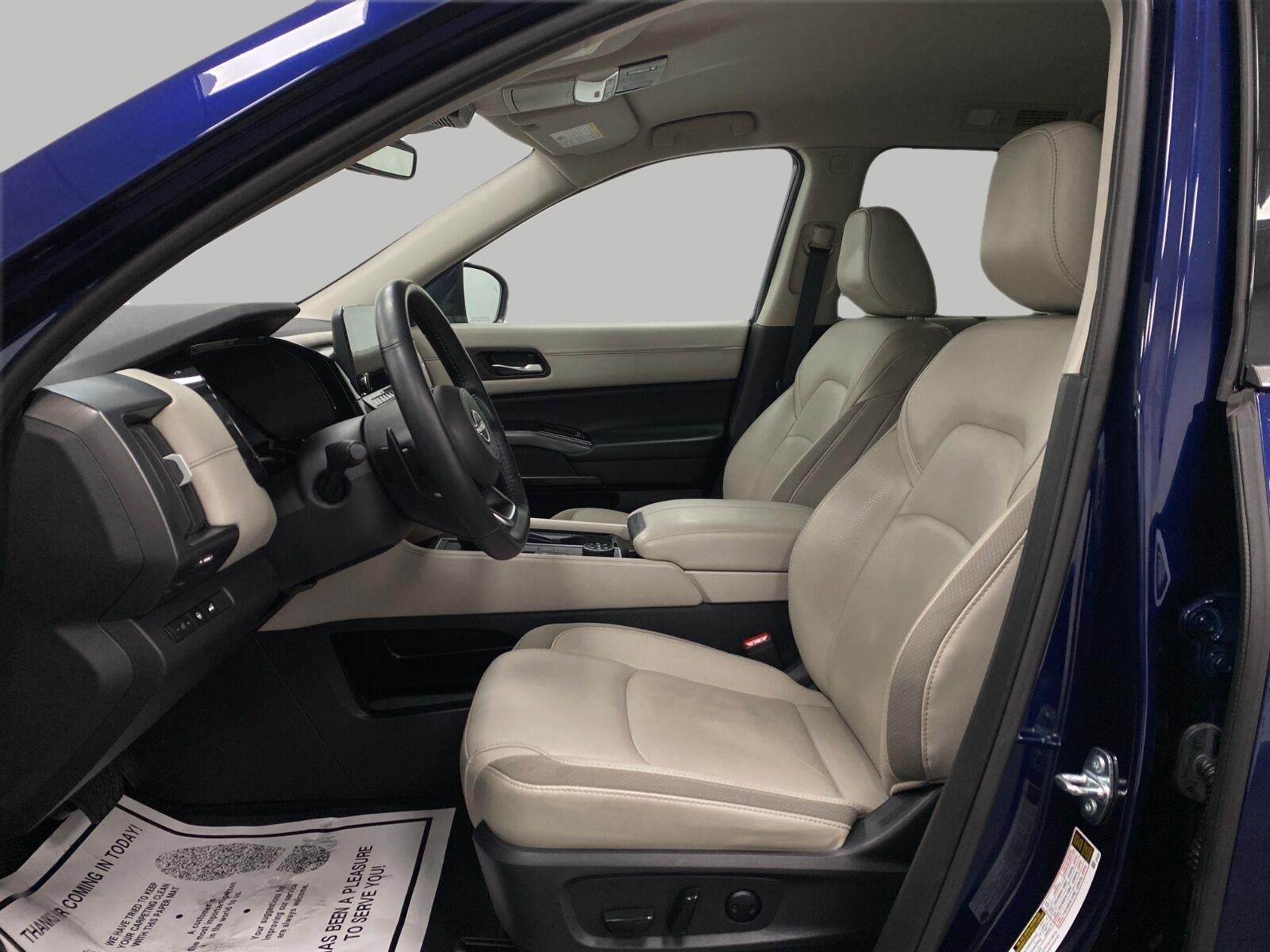 2023 Nissan Pathfinder SL 4WD