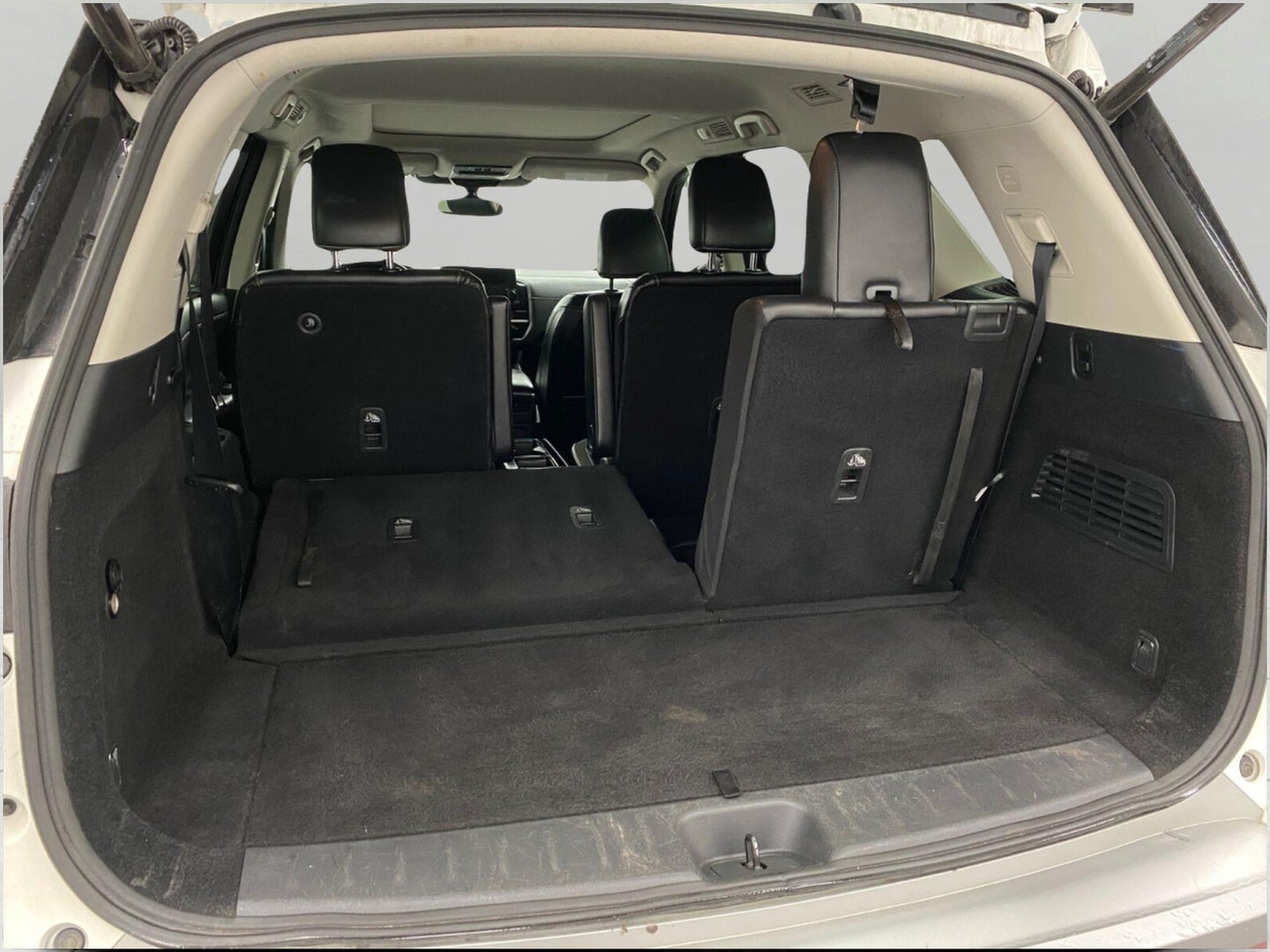 2022 Nissan Pathfinder SL 4WD