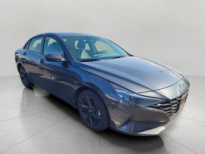 2022 Hyundai ELANTRA SEL IVT