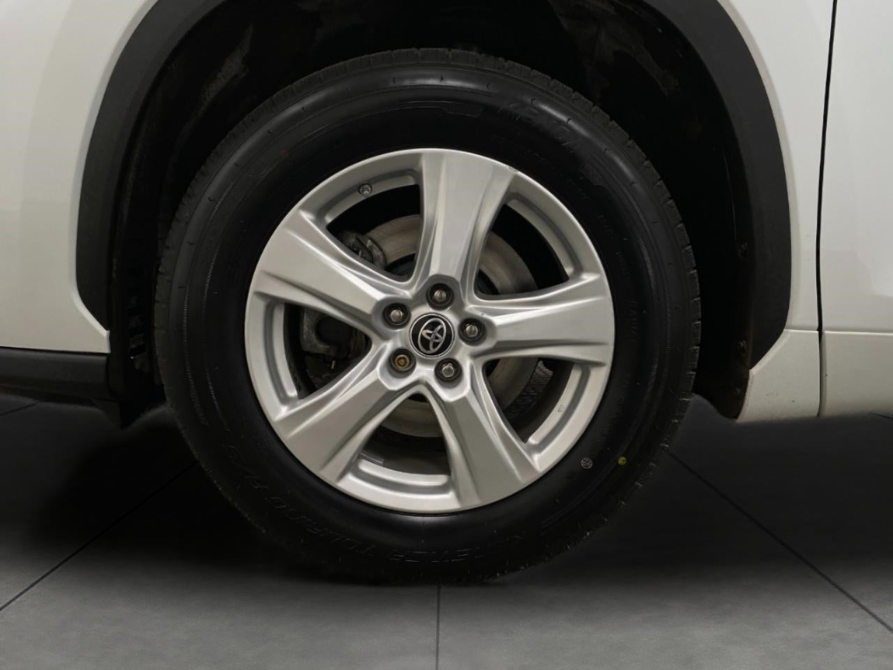 2023 Toyota Highlander L FWD