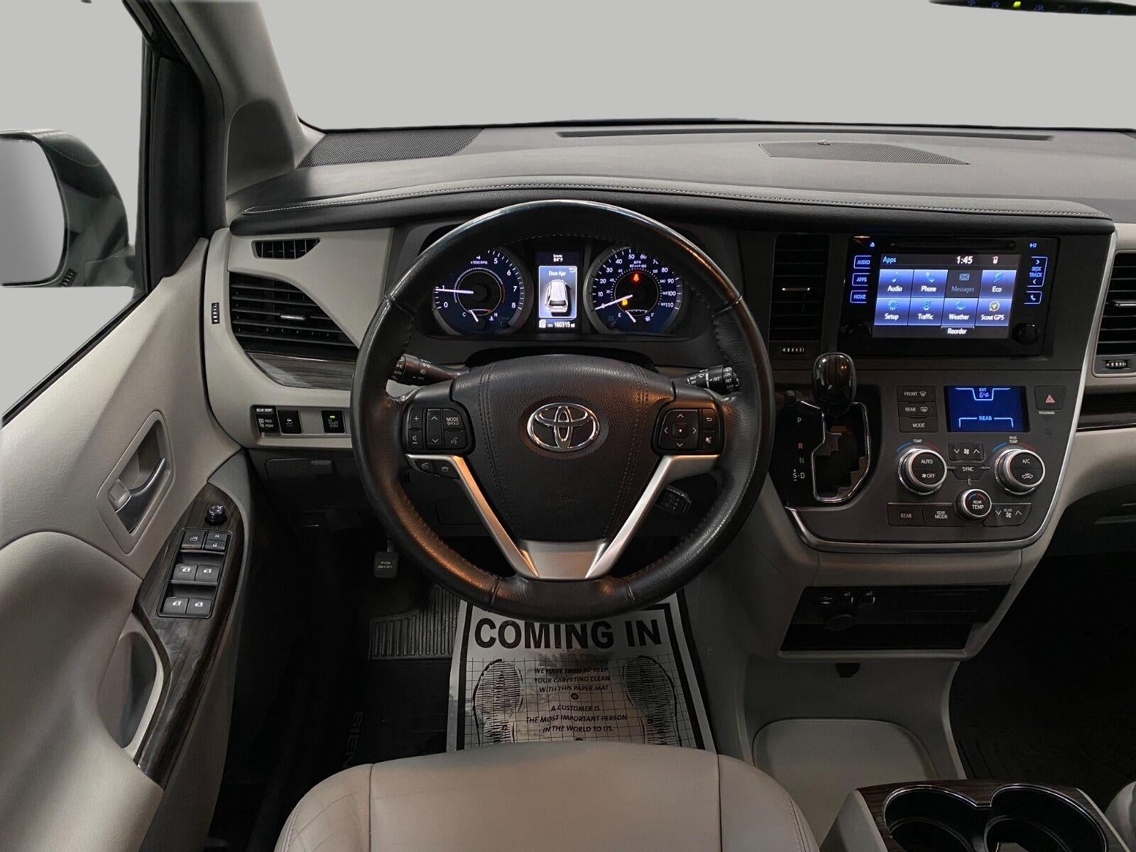 2016 Toyota Sienna XLE 8-PASSENGER