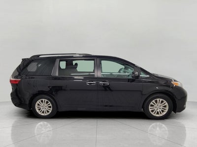 2017 Toyota Sienna XLE Premium FWD 8-Passenger