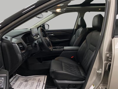 2025 Nissan Rogue AWD Platinum