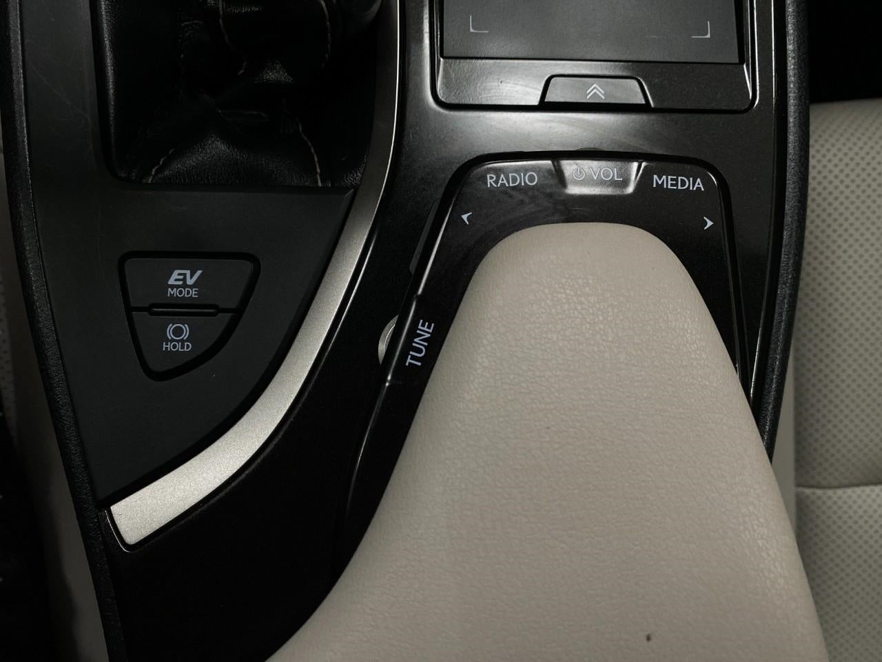 2022 Lexus UX 250h UX 250h AWD