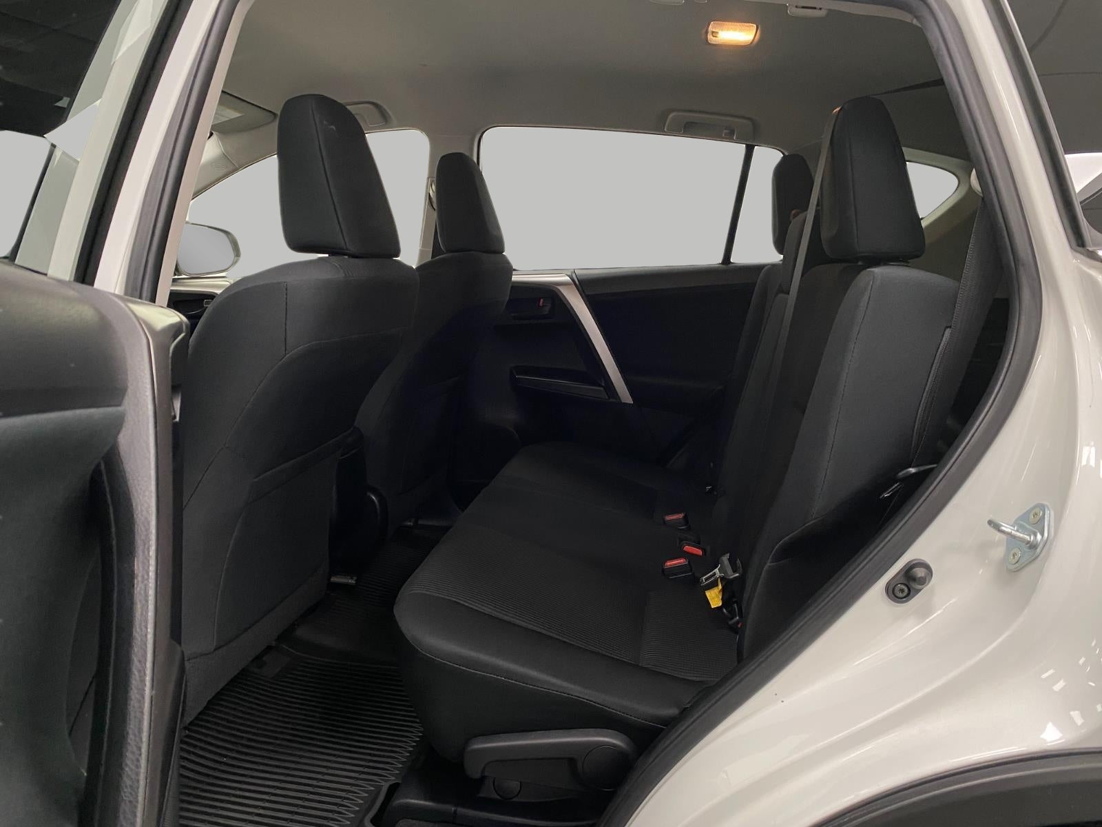 2018 Toyota RAV4 LE AWD