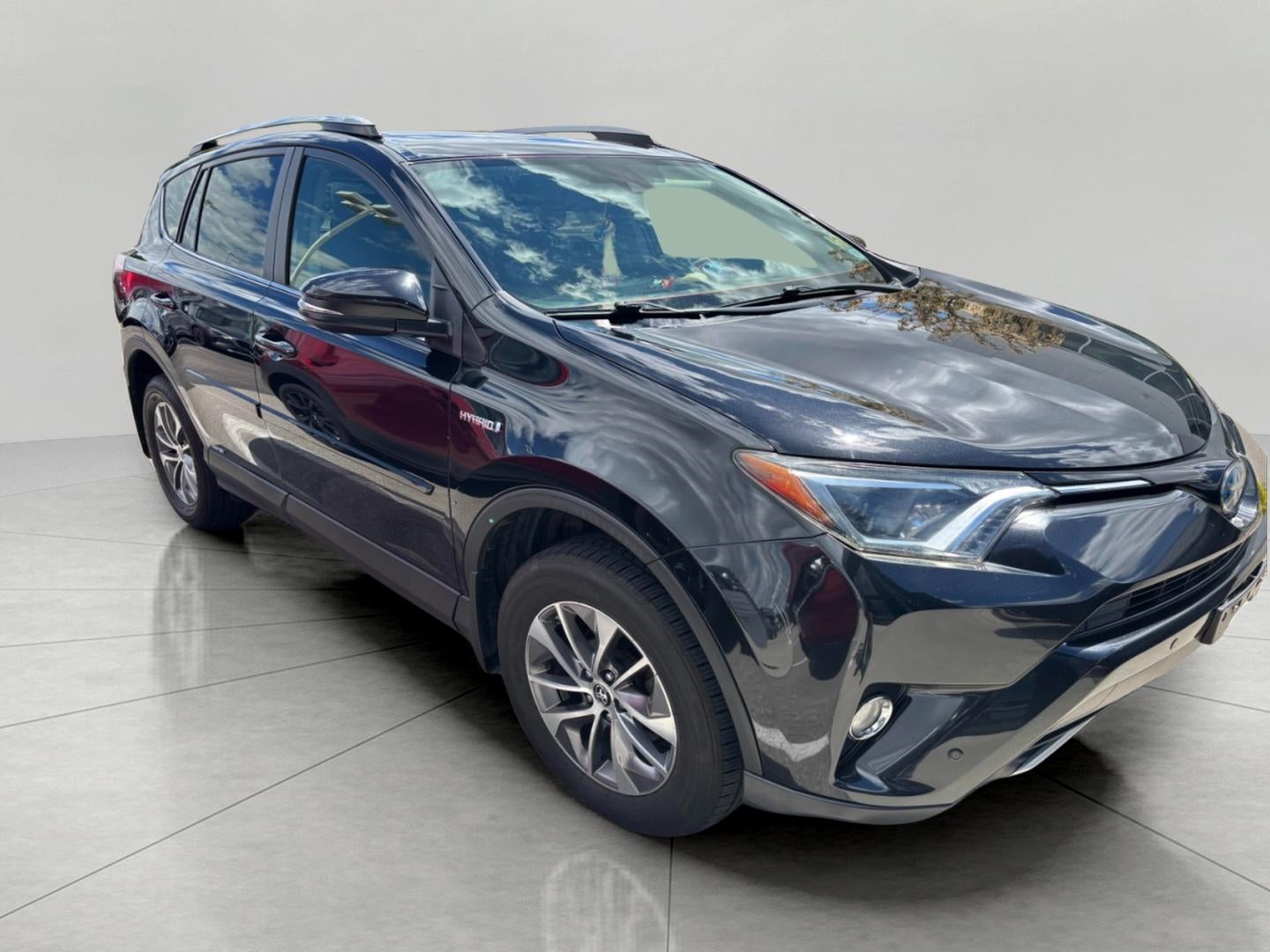 2017 Toyota RAV4 Hybrid LE Plus AWD