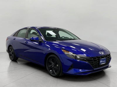 2023 Hyundai ELANTRA SEL IVT