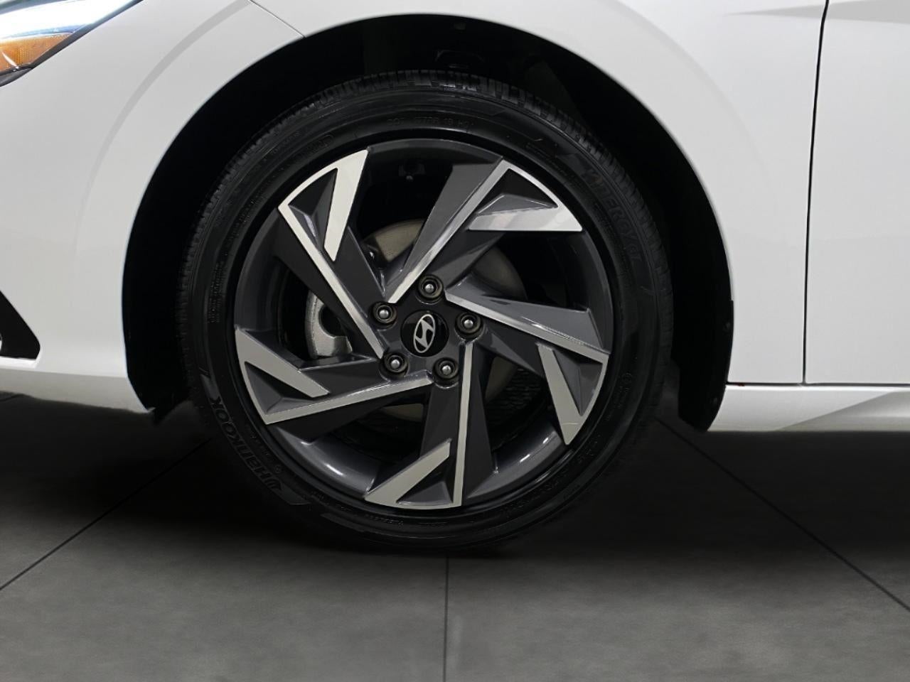 2025 Hyundai ELANTRA SEL Convenience IVT