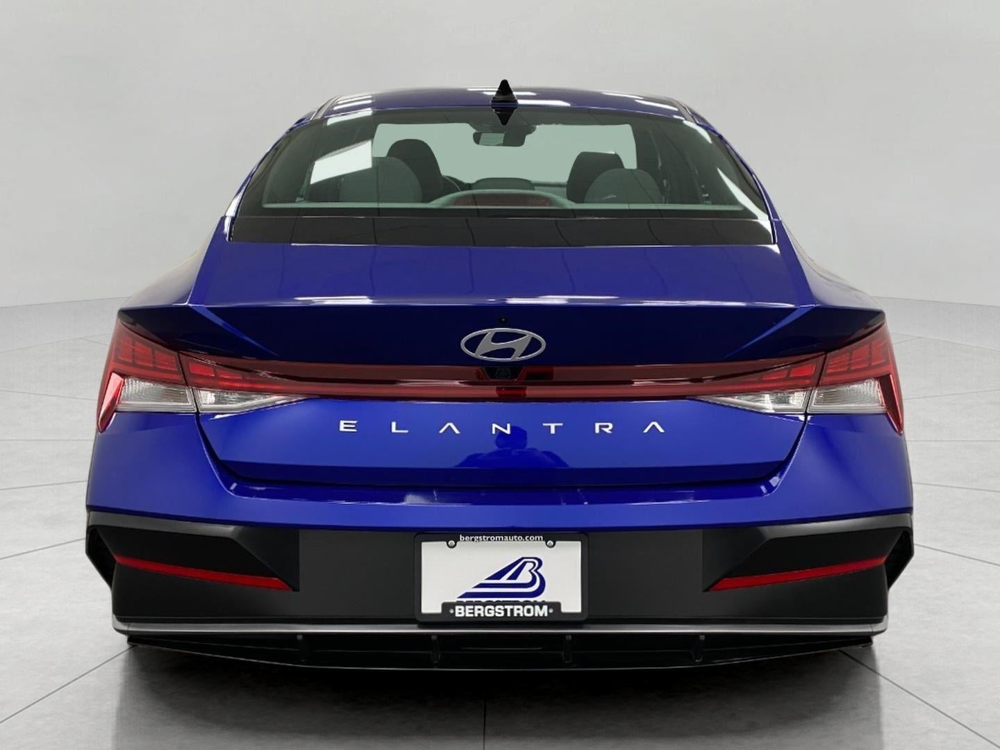 2025 Hyundai ELANTRA SEL Convenience IVT
