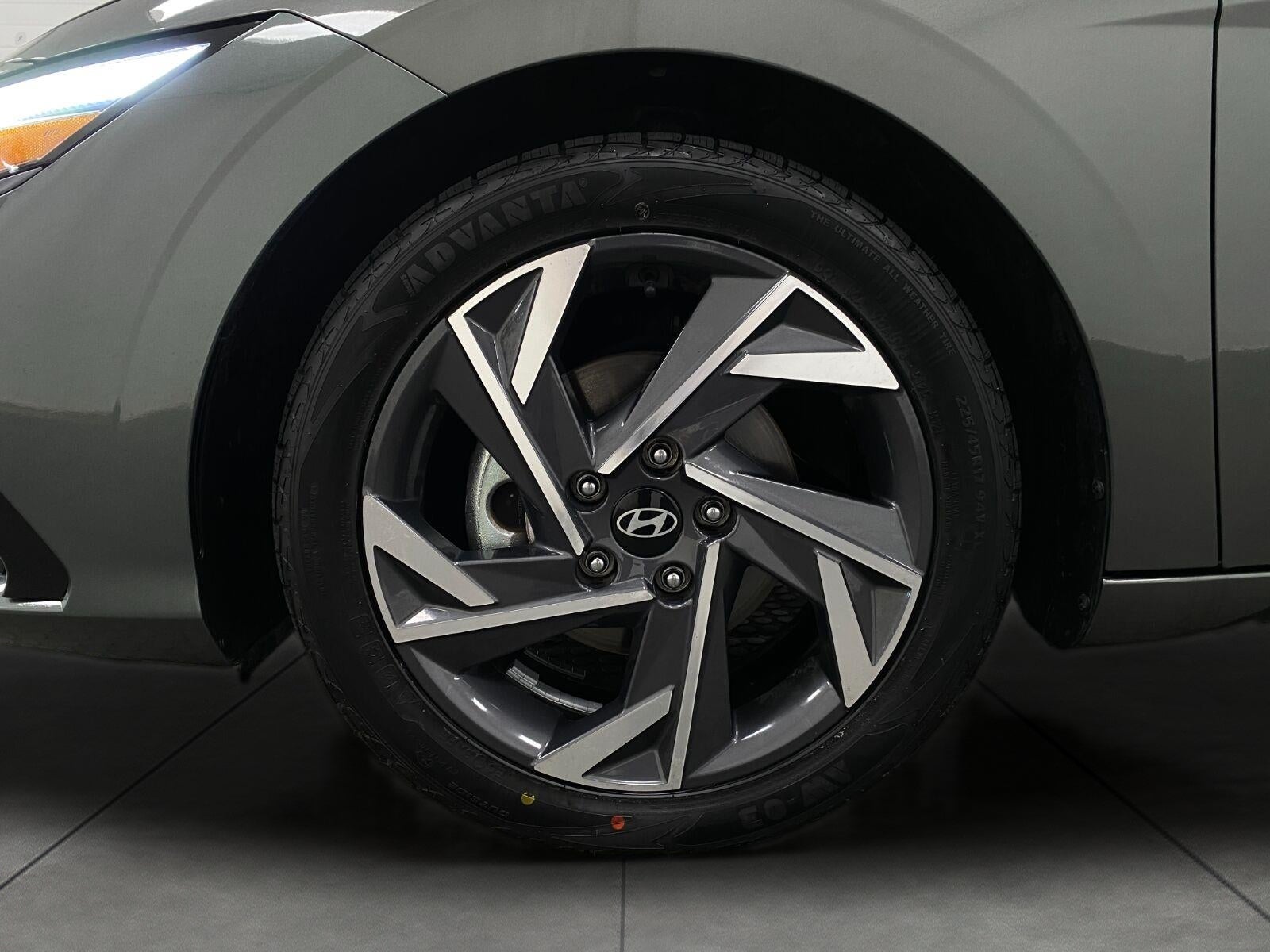 2025 Hyundai ELANTRA SEL Convenience IVT