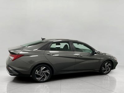 2025 Hyundai ELANTRA SEL Convenience IVT