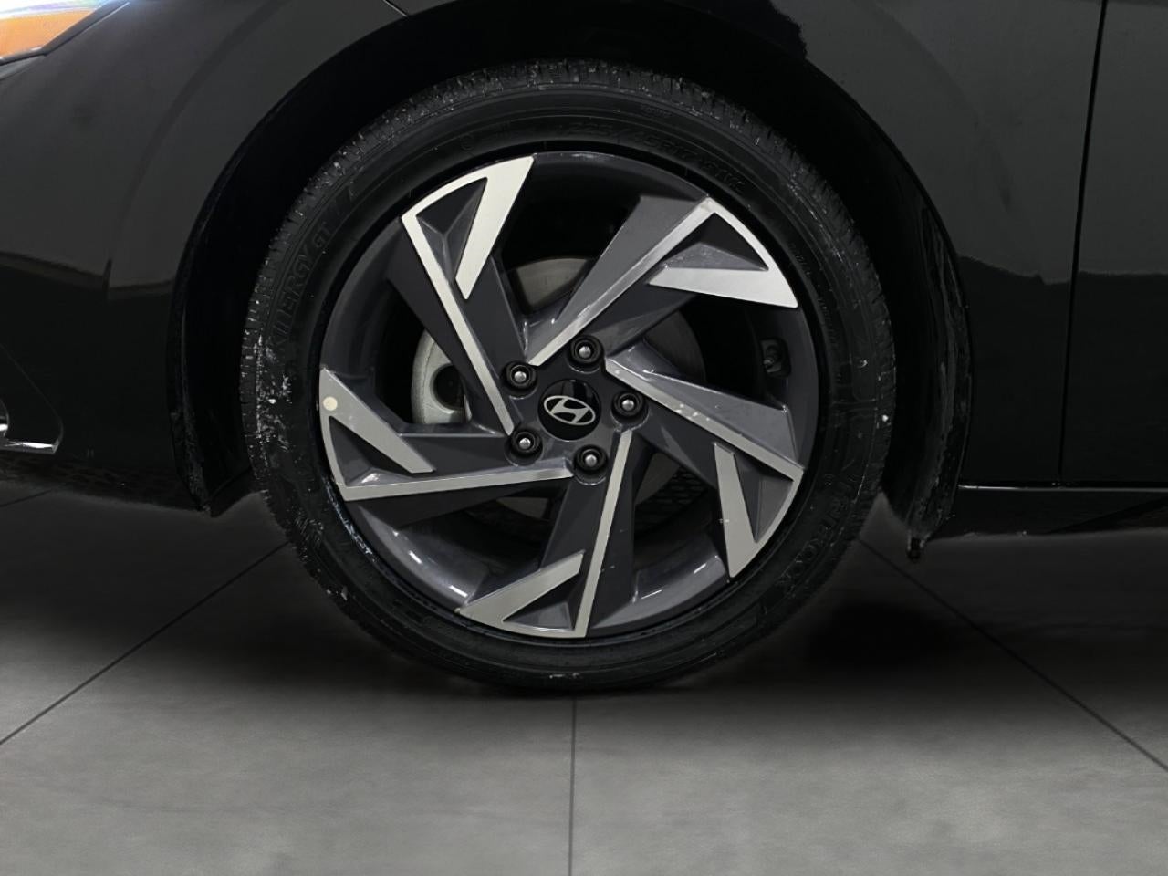 2025 Hyundai ELANTRA SEL Convenience IVT