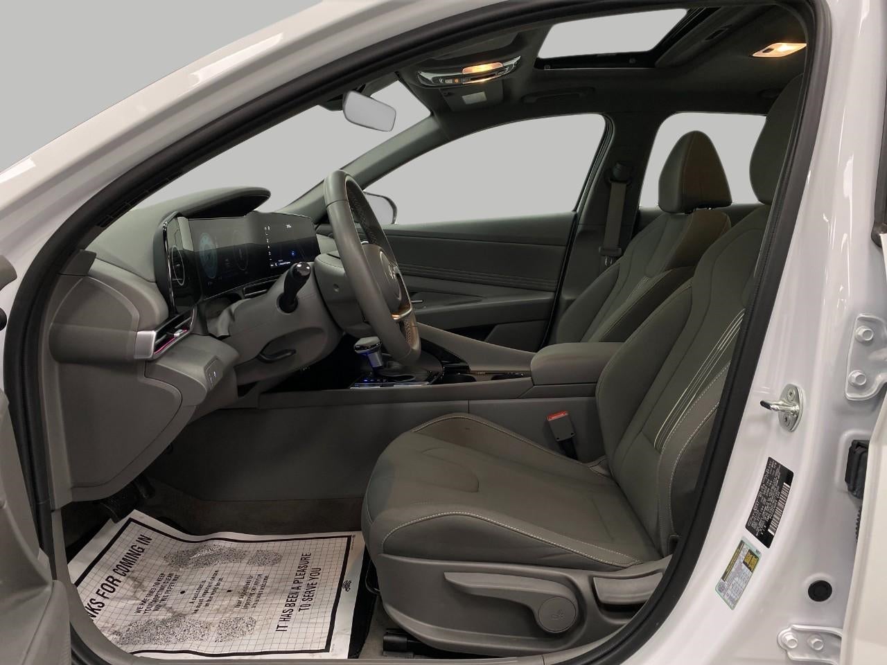 2024 Hyundai ELANTRA SEL IVT