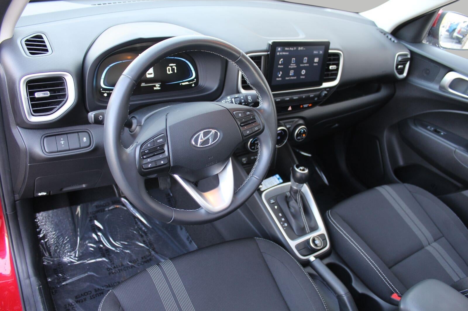 2025 Hyundai VENUE SEL IVT