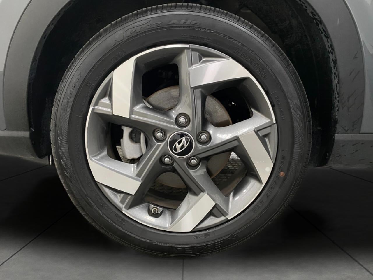 2025 Hyundai VENUE SEL IVT