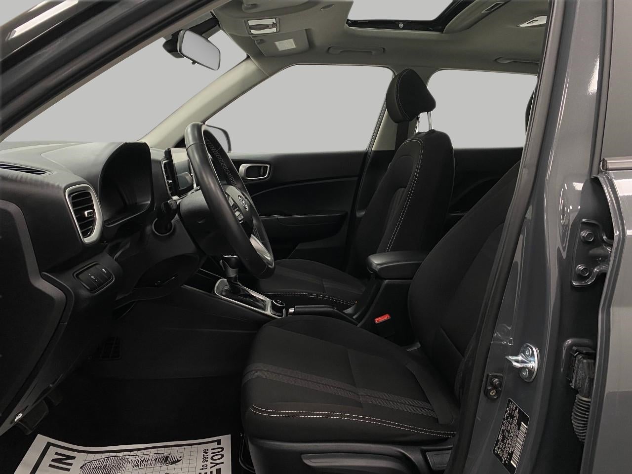 2025 Hyundai VENUE SEL IVT